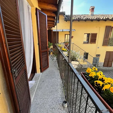 Cav Il Portico Del Conte 2 * Bosisio Parini